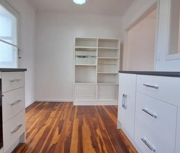 Renovated 2-Bedroom Waterview Unit – Move-In Ready! - Photo 2