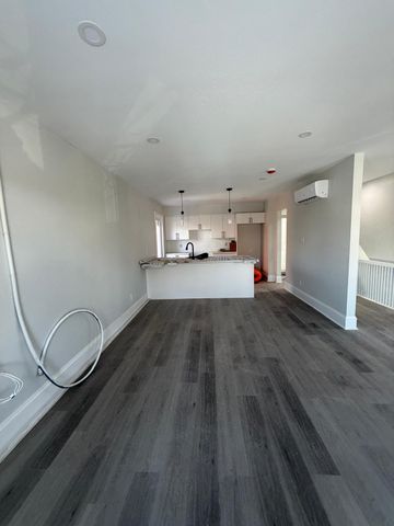 332 Osgoode - Photo 2