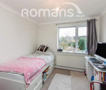 4 bedroom semi-detached house to rent - Photo 4