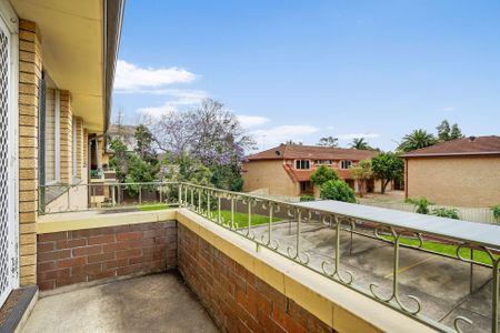 Top Floor Two Bedroom Unit - Photo 2
