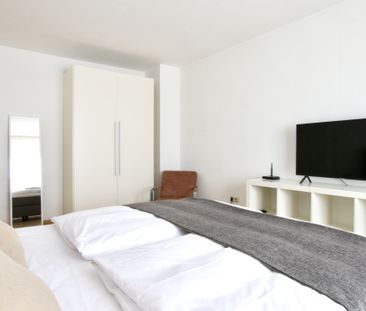 Modern möblierte Wohnung mit Balkon direkt am Zülpicher Platz - Foto 1