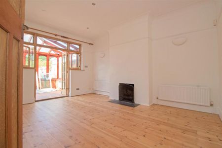 4 bedroom semi-detached house to rent - Photo 5