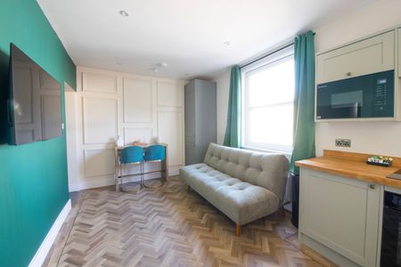 2 Bed Flat, Brighton Road, BS6 - Photo 2
