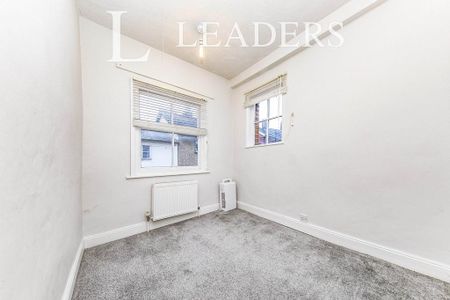 3 bedroom terraced house to rent - Photo 4