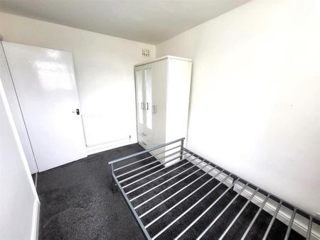1 bedroom ground floor flat to rent - Photo 3