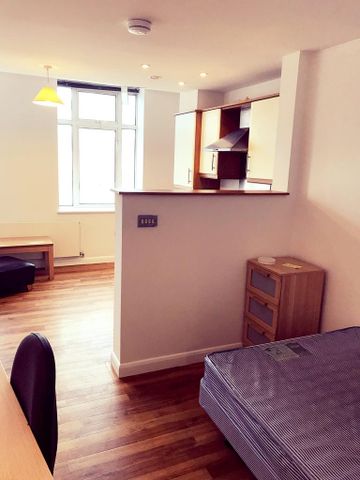 Studio to rent - Photo 3