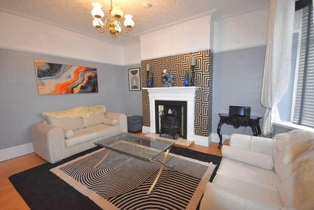 Highwalls Avenue, Dinas Powys, Vale Of Glamorgan, CF64 - Photo 3