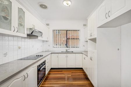 Spacious Three Bedroom Villa - Photo 3