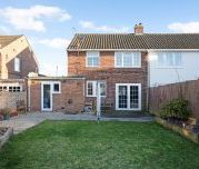 3 bedroom semi-detached house to rent - Photo 3