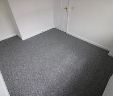 Willow Drive, Brough, East Yorkshire - Photo 2