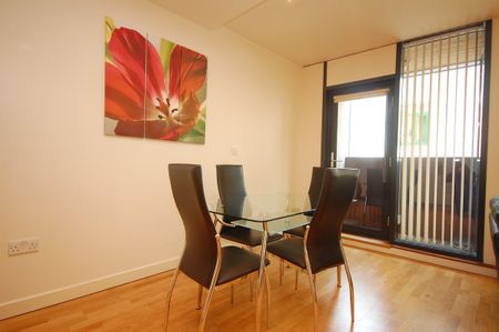 Flat to rent - 173 Bermondsey Street, London, SE1 - Photo 2