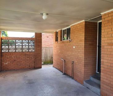 DUCTED AIR IN THIS VIBRANT AND BRIGHT 4 B/R HOME HANDY TO TOWN WITH... - Photo 2