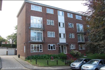 2 Bed Flat, The Larches, LU2 - Photo 3