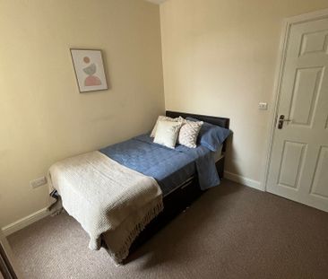 Room 2, 99 Victoria Road, Mexborough, S64 - Photo 3