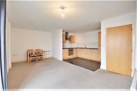 To Let – Lord Street, Southport – Penthouse Apartment - Photo 2