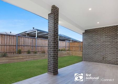 Modern Family Home - Photo 5