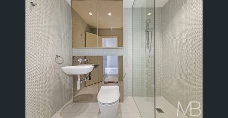 BRIGHT EXECUTIVE APARTMENT IN PRIME RIVERSIDE LOCATION - Photo 5