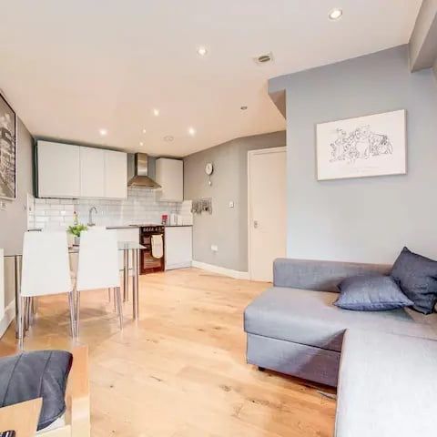 1 Bed Flat, Stockwell, SW8 - Photo 1