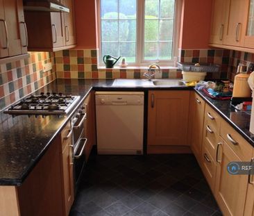 4 bedroom detached house to rent - Photo 1