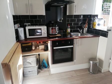 Studio Flat, Parsonage Street, E14 - Photo 5