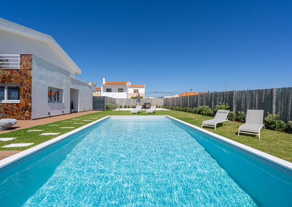 MORADIA T4 PRÓXIMO AO MAGOITO - SINTRA - SÃO JOÃO LAMPAS - CONDOMÍNIO FECHADO E VISTA MAR