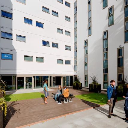 Studio with Wet Room - Photo 4