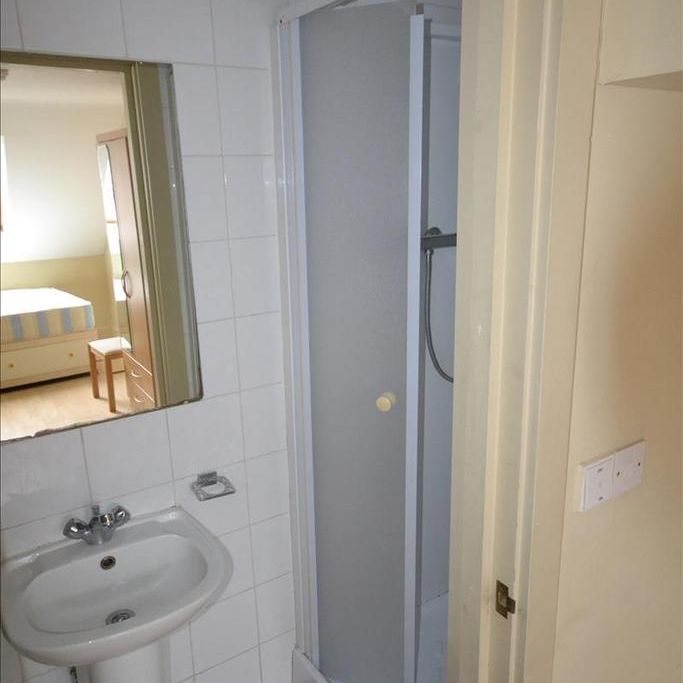 Studio to rent - Photo 2