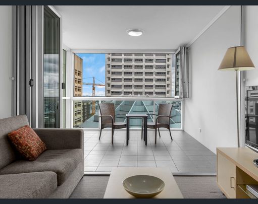 Fully furnished apartment with alfresco balcony - Photo 1