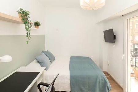 Carrer Olimpia Arozena Torres, Valencia, Valencian Community 46018 - Photo 5