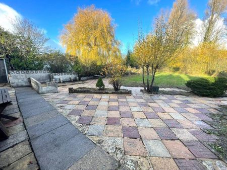 3 bedroom detached bungalow to rent - Photo 4