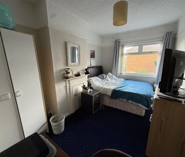 21 Well Street - Photo 4