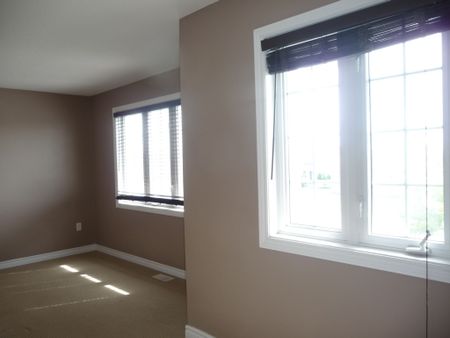 For Lease - 134 Dean Avenue, Barrie, Ontario - Photo 4