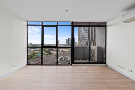 Bright, Views and Lifestyle! - Photo 2