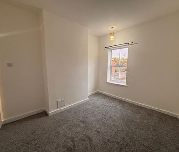 Victoria Crescent - Photo 2