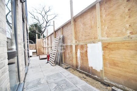 Granville Road, NW2, London - Photo 5