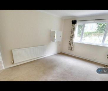 2 bedroom maisonette to rent - Photo 2