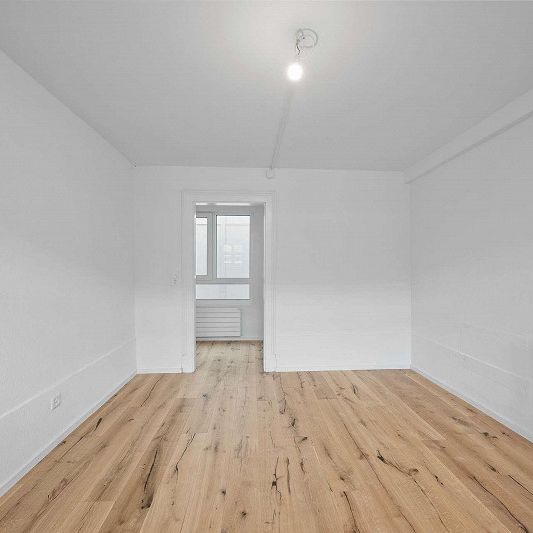 Sanierte 3.5-Zimmer-Wohnung mit traumhaftem Seeblick - Photo 1