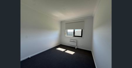 Brand new family home! - Photo 2