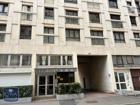 Location Appartement 3 pièces 64m² ST ETIENNE 42000 - Photo 2