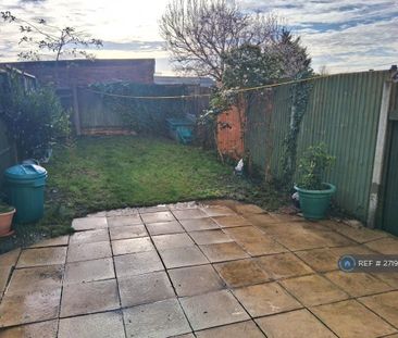 3 bedroom terraced house to rent - Photo 6