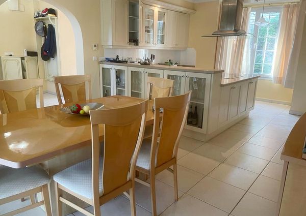 FOR RENT: SPACIOUS AND ELEGANT VILLA IN MORAIRA with 4 bedrooms for LONG TERM