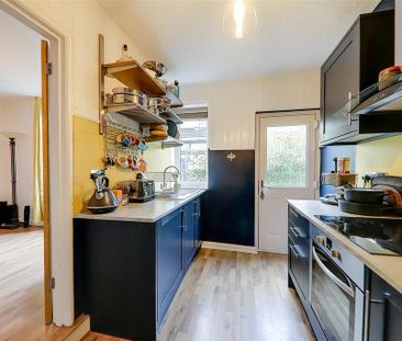 2 bedroom flat to rent - Photo 6