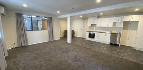 Modern One-Bedroom Flat in Stoke - Photo 2