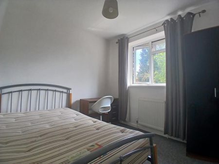 5 bedroom semi-detached house to rent - Photo 5