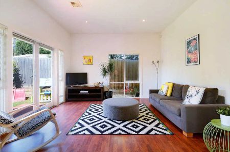 “WELL PRESENTED | FRESHLY PAINTED | GREAT LOCATION” - Photo 4