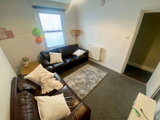 5 bedroom house to rent - Photo 1