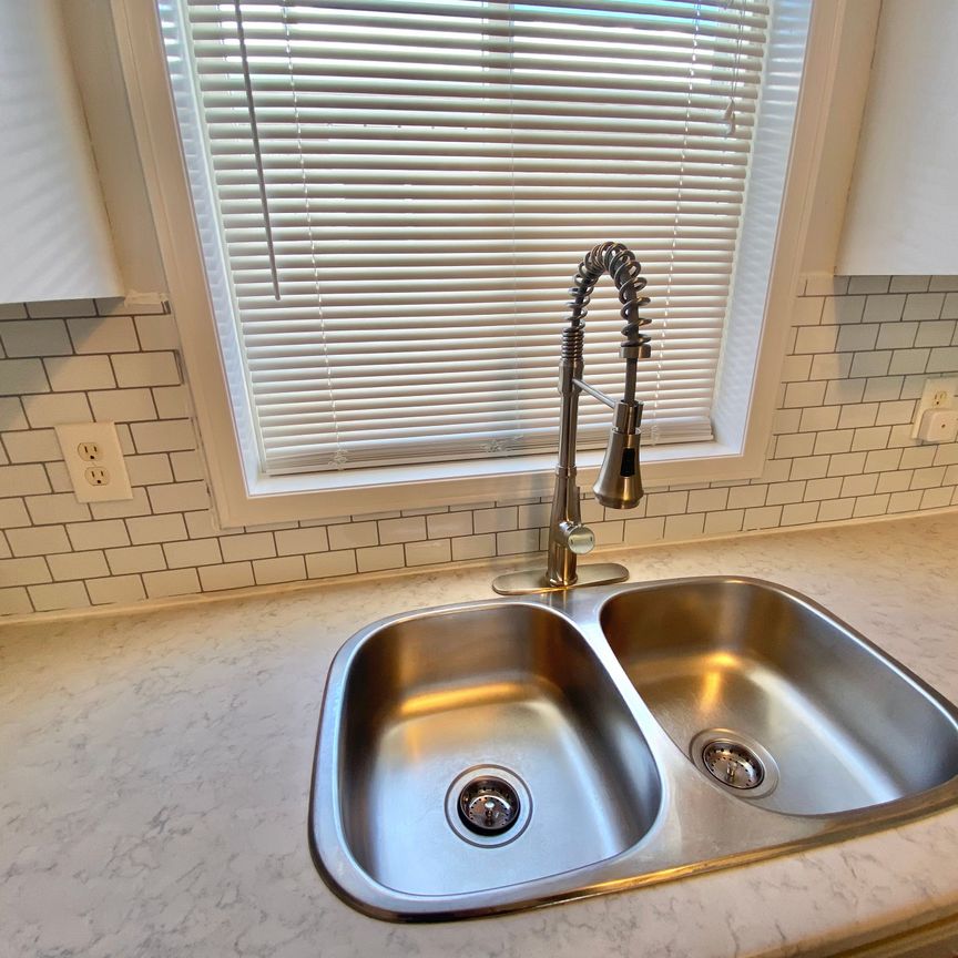 For Lease - 55 Athabaska Road, Barrie, Ontario - Photo 1