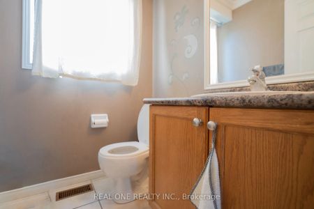 Detached Home For Lease | X8440516 - Photo 2