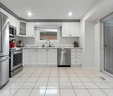 Detached Home For Lease | X9258604 - Photo 1