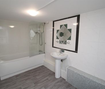 House - Terraced For Rent Tyntyla Road, Pentre - Photo 4